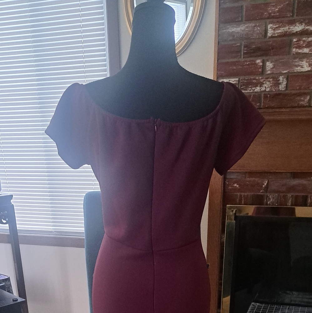 Clothes - Picture 2 of 4